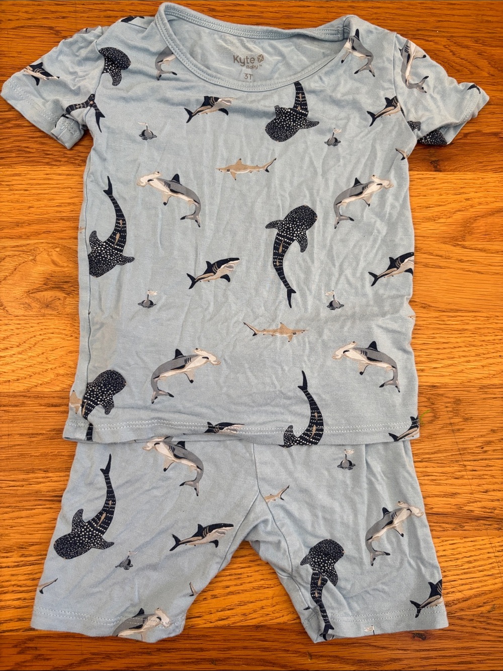 Kyte Baby Bamboo Kids 3T Short Sleeve Pajama Short Set Stream Shark